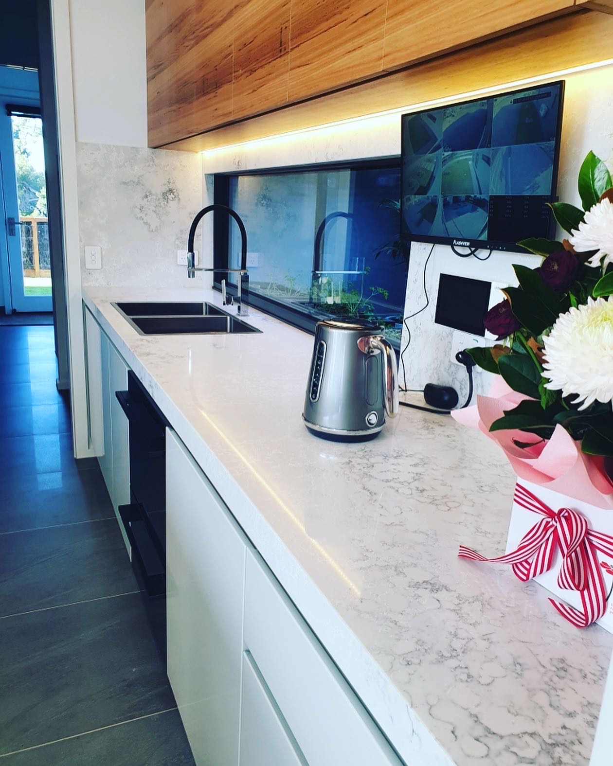 white stone kitchen benchtop